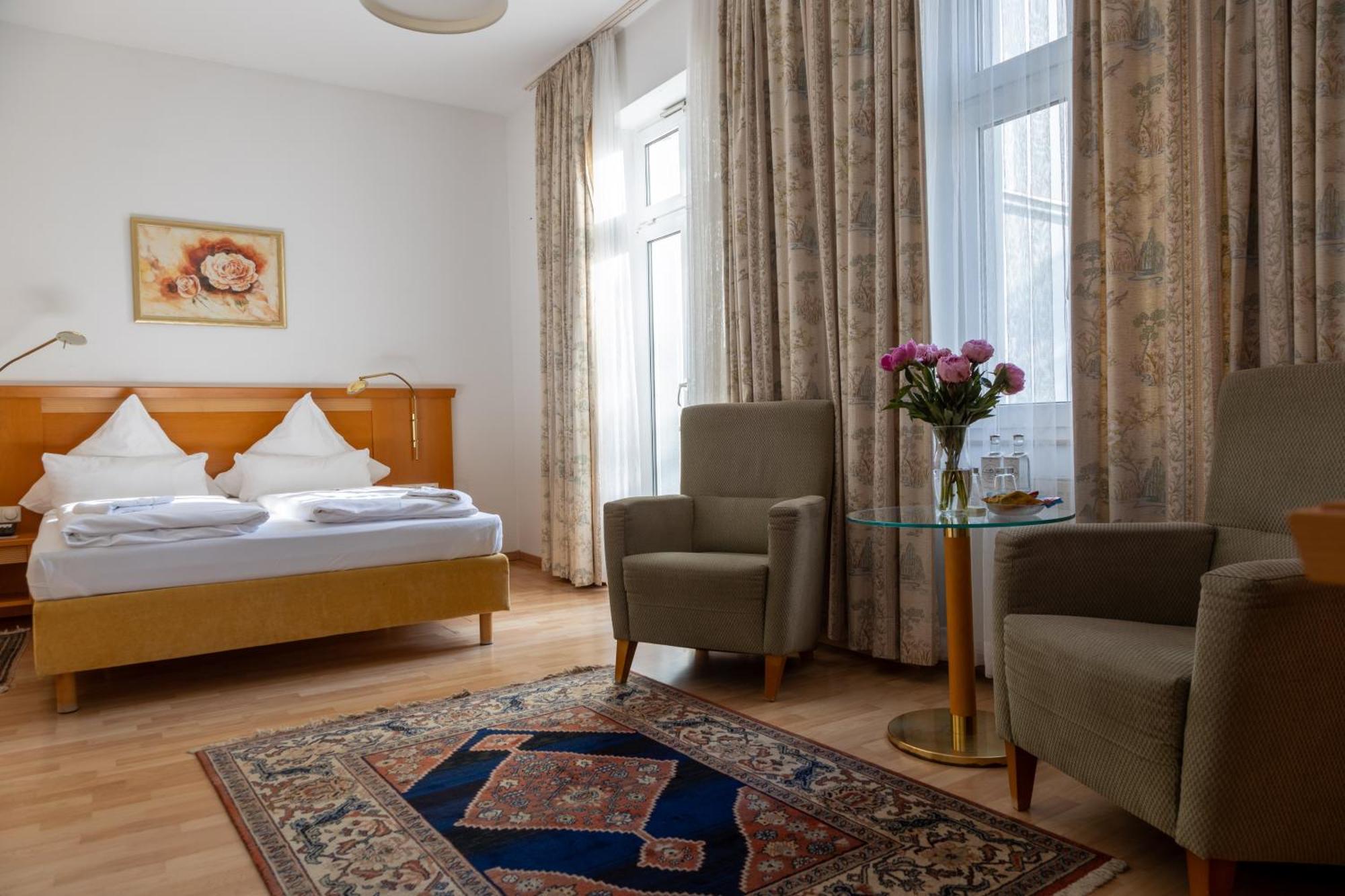 Hotel Weisses Haus Bad Kissingen Ngoại thất bức ảnh