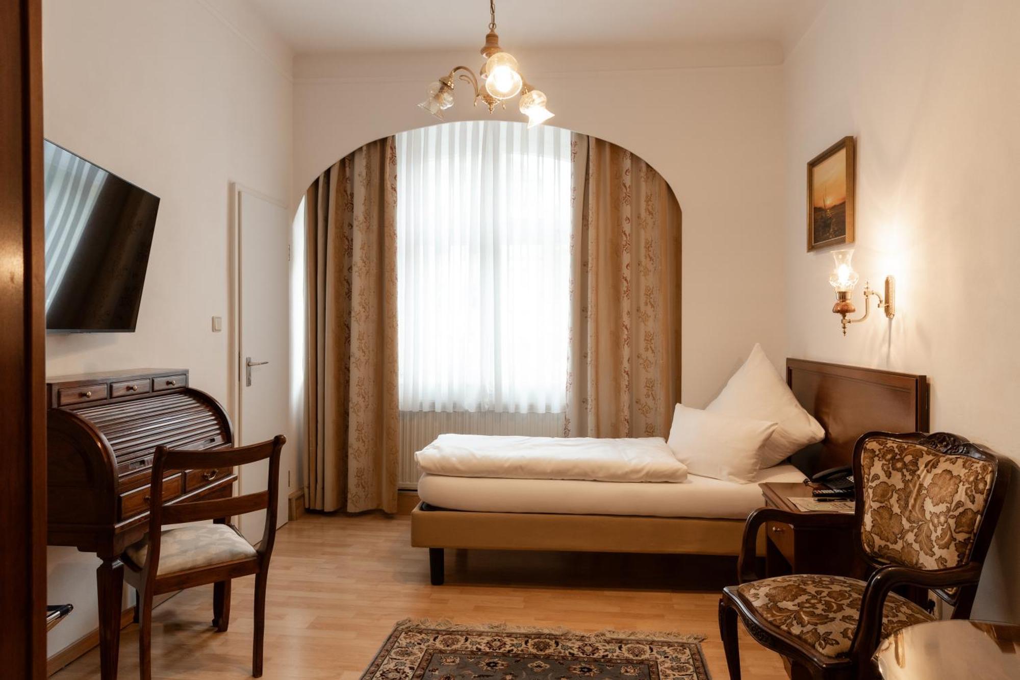 Hotel Weisses Haus Bad Kissingen Ngoại thất bức ảnh